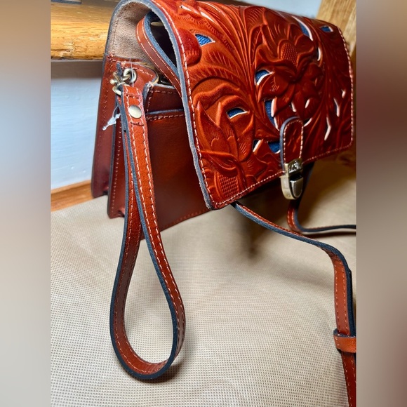 Patricia Nash Leather Lanza Crossbody Organizer with Cut-out Denim Tooling - Picture 7 of 13